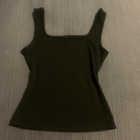 Black tank top - Picture 1 of 1